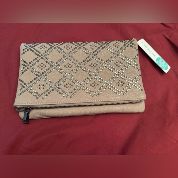 Urban Expressions Fold Over Clutch - Picture 1 of 6